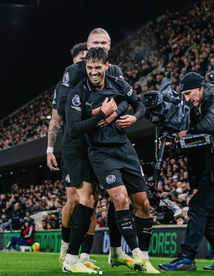 City Menang Dramatis 5-4 atas Fulham, Dekati Arsenal di Klasemen