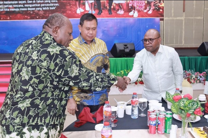 Walikota Sorong Adakan Open House Meriah Natal 2025