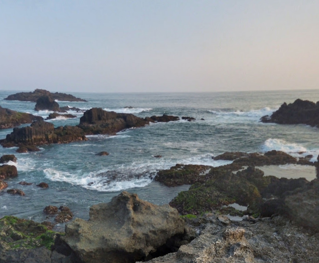 Gelombang Tinggi 6 Meter dan Cuaca Ekstrem di Jateng