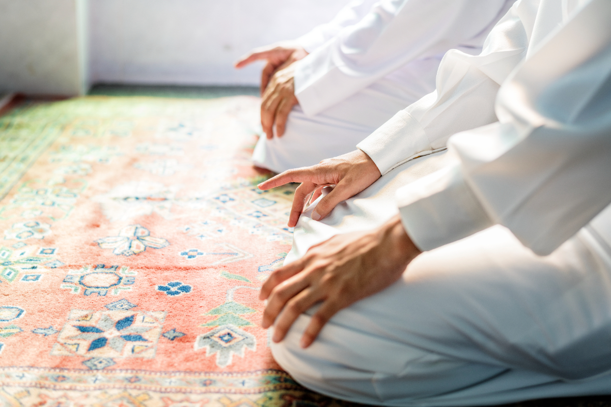 Niat Sholat Subuh: Makmum Arab, Latin, dan Artinya