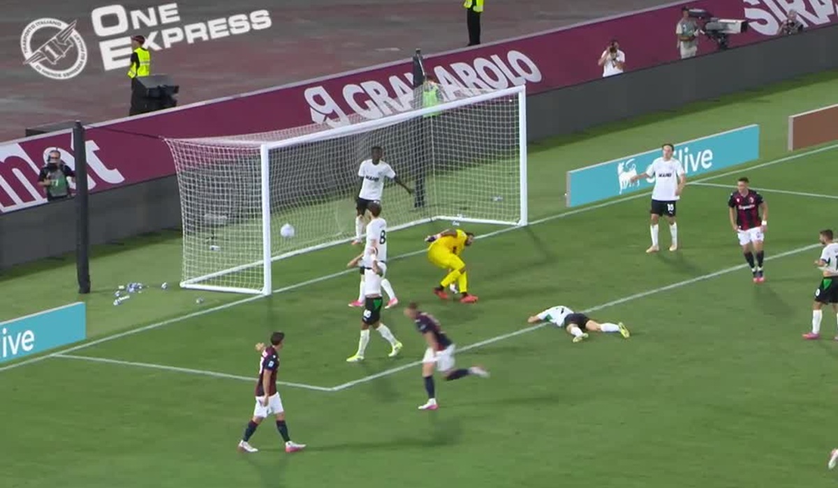 Bologna Selamat Berkat Gol Dramatis Artem Dovbyk Lawan Sassuolo