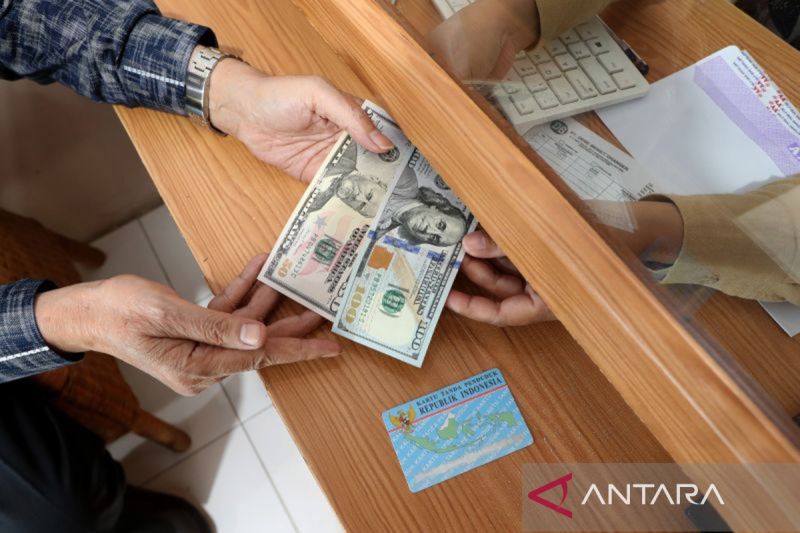 Rupiah Tertekan Oleh Ketegangan AS-Iran di Selat Hormuz