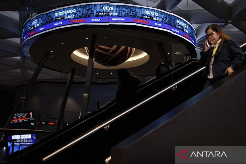 IHSG Anjlok, Ekonom Sebut Terjadi “Panic Selling” Sementara