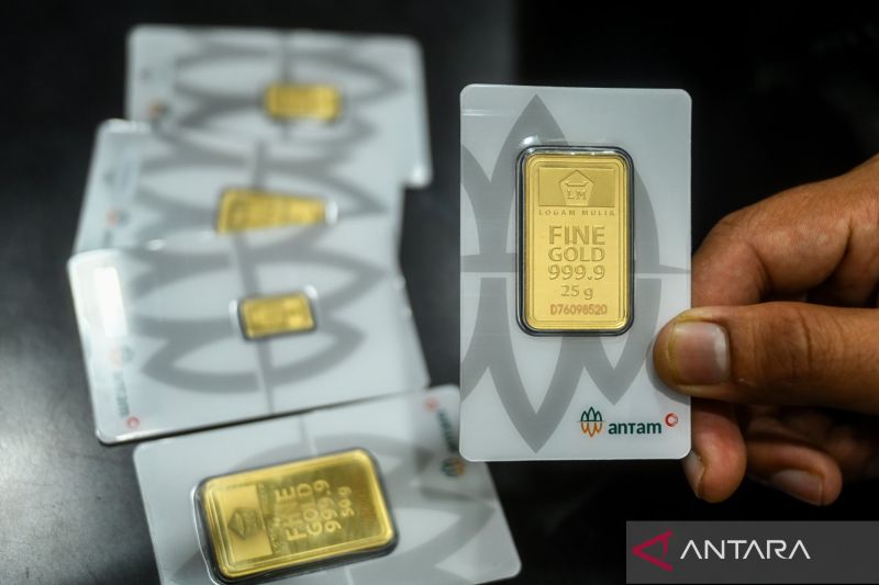 Harga Emas Antam Turun Rp30 Ribu Jadi Rp2.640.000 Per Gram