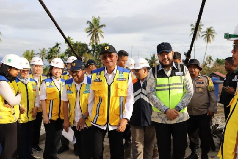 Menteri PU Percepat Normalisasi Sungai dengan Kerja 24 Jam