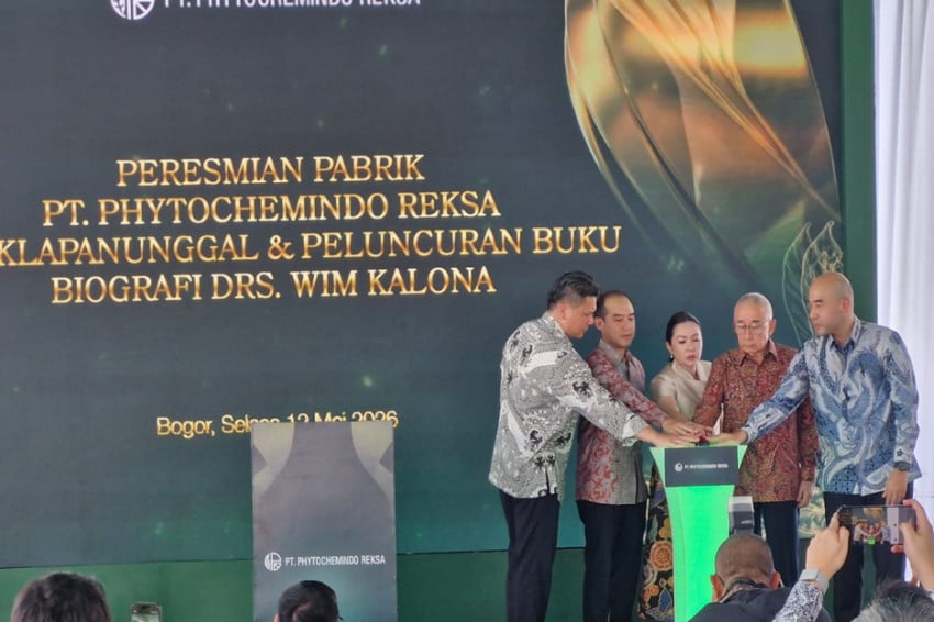 Phytochemindo Reksa Buka Pabrik Baru dan Luncurkan Biografi Wim Kalona