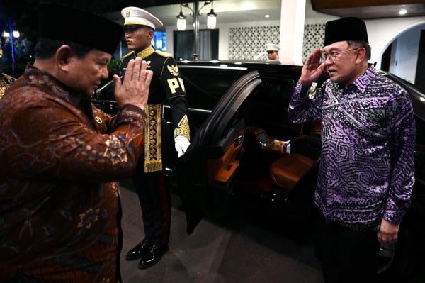 Prabowo dan Anwar Ibrahim Berangkat Bersama Menuju Pangkalan TNI AU